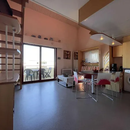T3 A Avec Terrasse Et Piscine - Fr-1-246-613 *