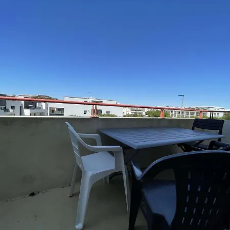 T3 A Avec Terrasse Et Piscine - Fr-1-246-613 * Ла-Рошель
