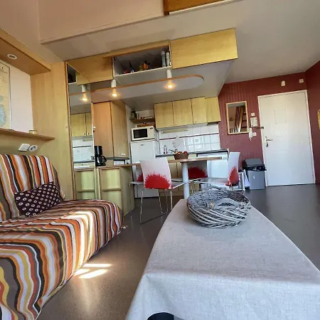 T3 A Avec Terrasse Et Piscine - Fr-1-246-613 * La Rochelle (Charente-Maritime)